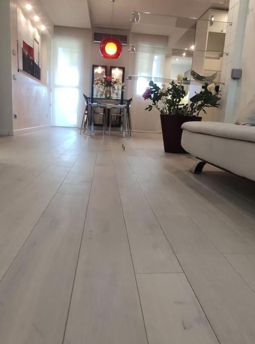 Appartamento Incantevole Con Parcheggio Gratuito Florença Exterior foto